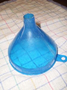 Abgeschnittener Trichter für Holundermarmelade