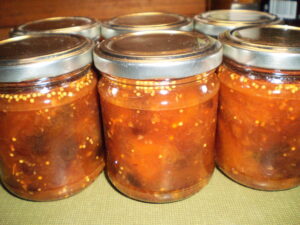 Fertiges Kriecherl-Chutney im Glas